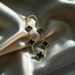 fancy Clover anti tarnished bracelet